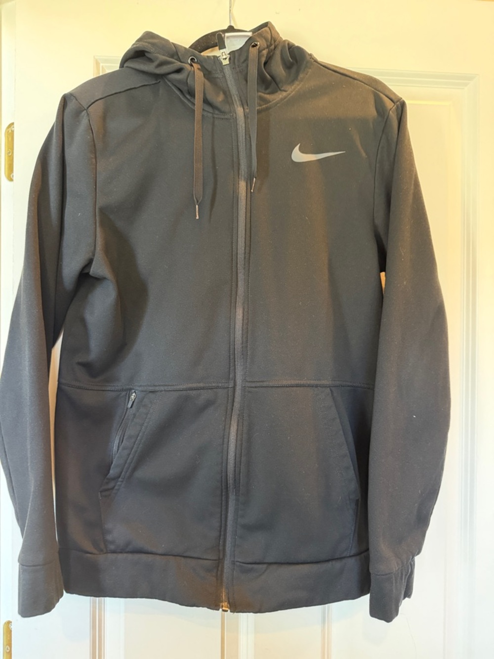 Nike Men’s Black Full-Zip Hooded Performance Jacket with Swoosh